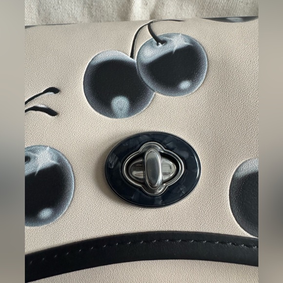 NWT Coachtopia Wavy Dinky Bag Cherry Print - Picture 13 of 16